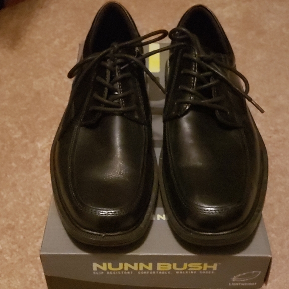 Nunn Bush Other - New Nunn Bush lace up shoes